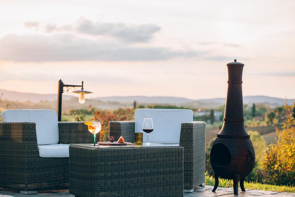 Casale Cardini Guest House Фояно дела Киана Екстериор снимка