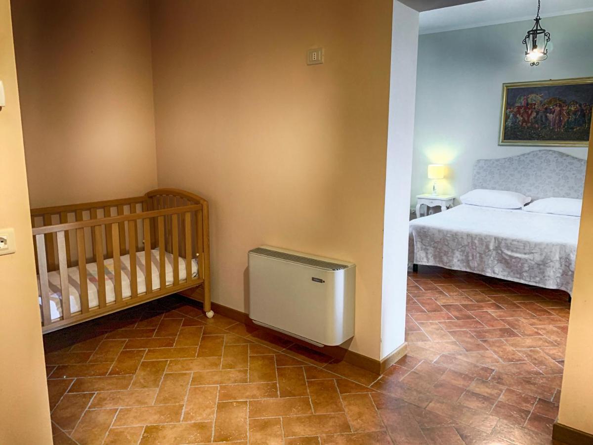 Casale Cardini Guest House Фояно дела Киана Екстериор снимка