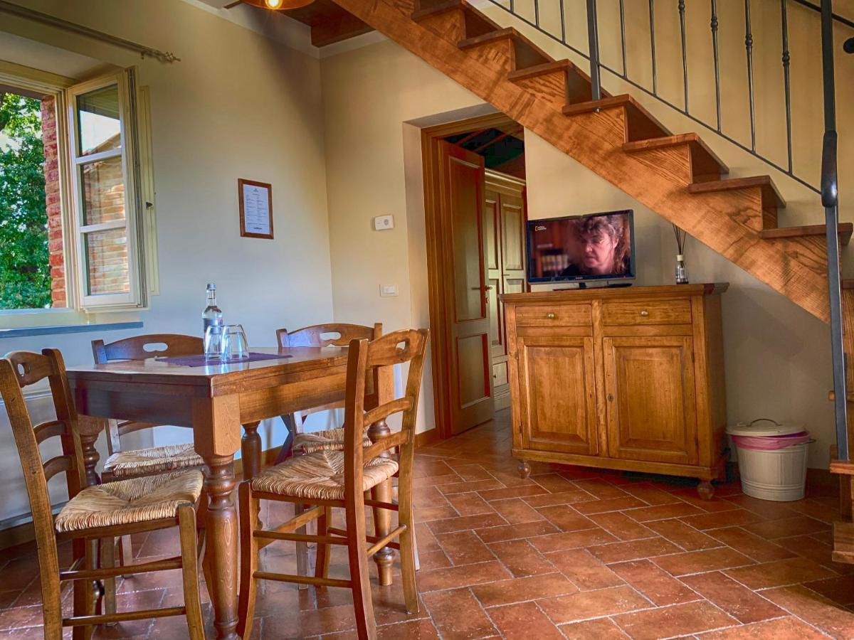Casale Cardini Guest House Фояно дела Киана Екстериор снимка